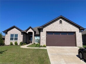 Building Photo - 8000 Jepsen Dr