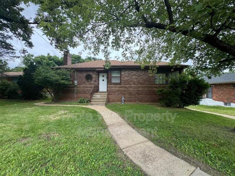 Primary Photo - 550 N Elizabeth Ave
