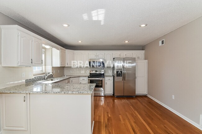 Building Photo - NEW Lower Rental Rate Leasing Special: Mar...