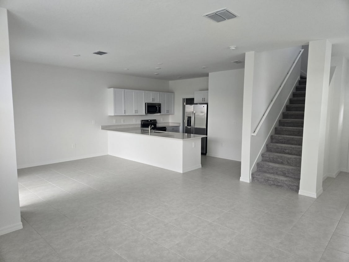 Building Photo - 9352 Cannon Beach Dr