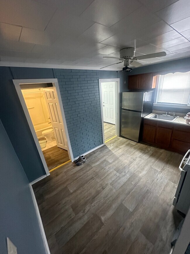 Foto del edificio - 8671 Hudson Ave