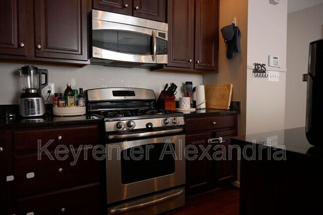 Foto del edificio - 2561 Eastbourne Dr