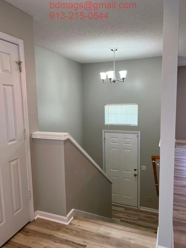 Foto del edificio - 3205 N 103rd Terrace