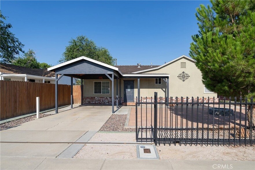 Primary Photo - 44613 Elm Ave