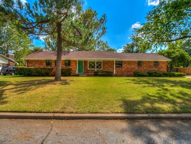 Photo - PRELEASING for Early Aug 2027! Updated (3) Bed, (2) Bath + Additional Living Area! House