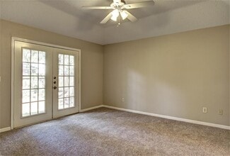 Building Photo - 11 Cottage Grove Pl