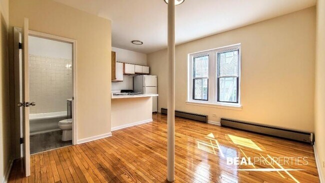 2 bedroom in CHICAGO IL 60657 - 2 bedroom in CHICAGO IL 60657 Apartment