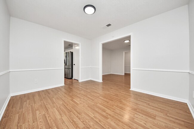 Foto del edificio - 1319 Forsythe Ln