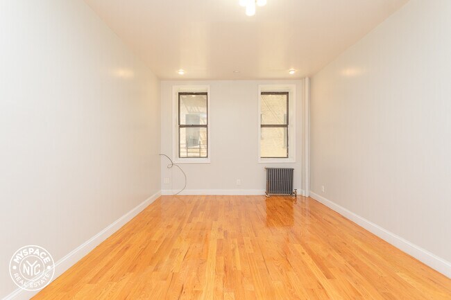 Foto del edificio - 1715 Caton Ave