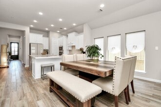 Building Photo - 5043 Morrison Dr