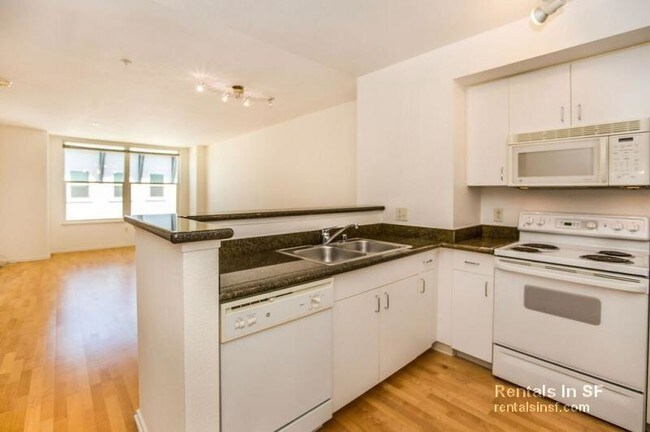 Building Photo - 8100 Oceanview Terrace