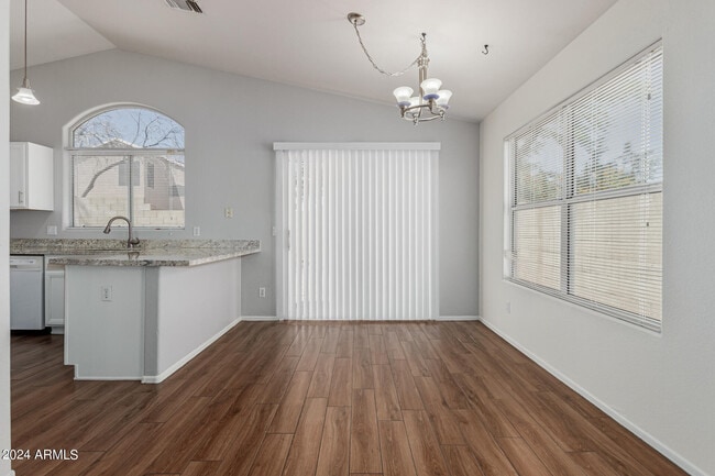 Building Photo - 4638 E Grovers Ave