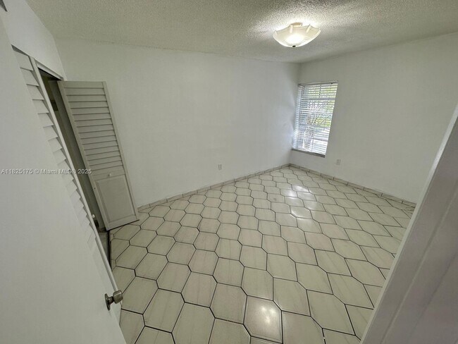 Foto del edificio - 820 Salzedo St