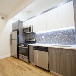 Primary Photo - 661 Onderdonk Ave