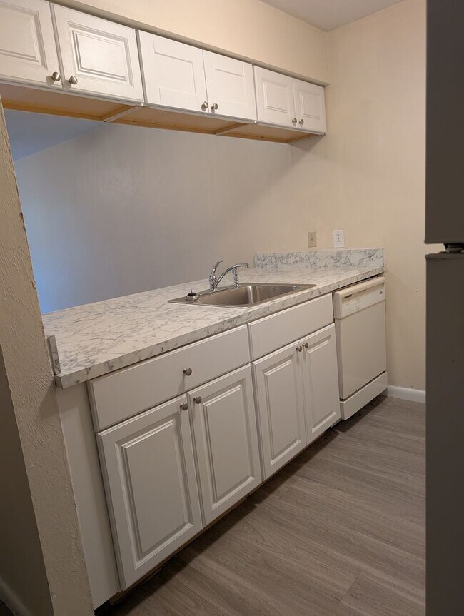 Foto del edificio - Tower Oaks 6934