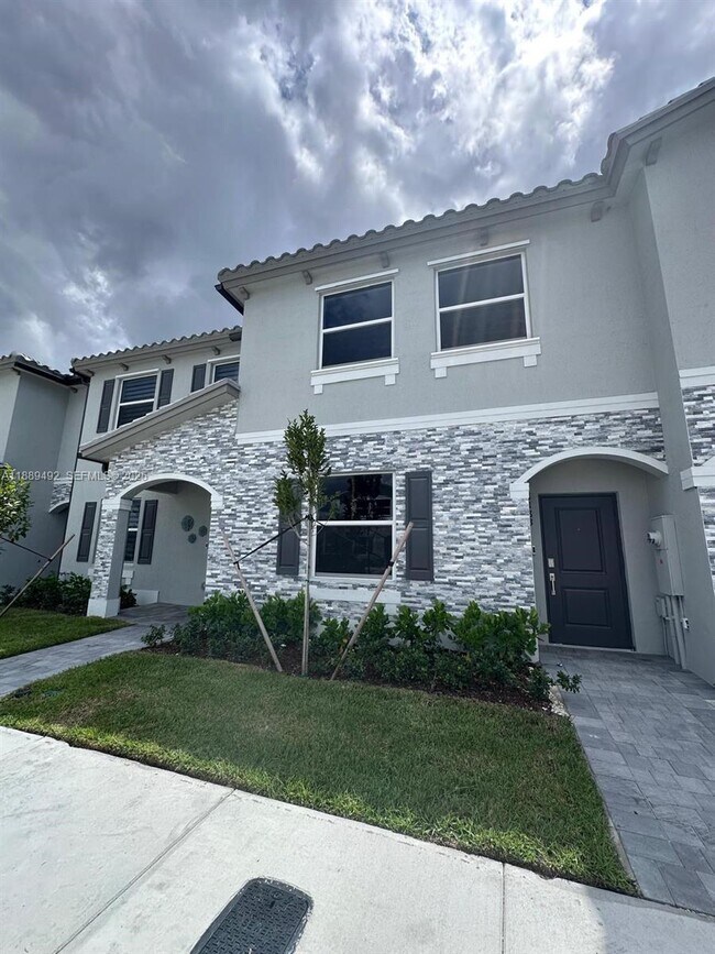 Building Photo - 1183 NW 1st Ter