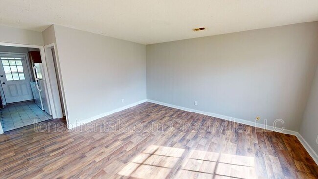 Foto del edificio - 178 Hidden Hill Rd