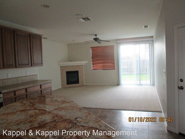 Building Photo - 4 br, 2.5 bath House - 1612 Harrisburg