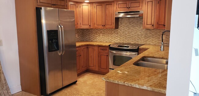 Building Photo - 4916 Hawaii Blvd