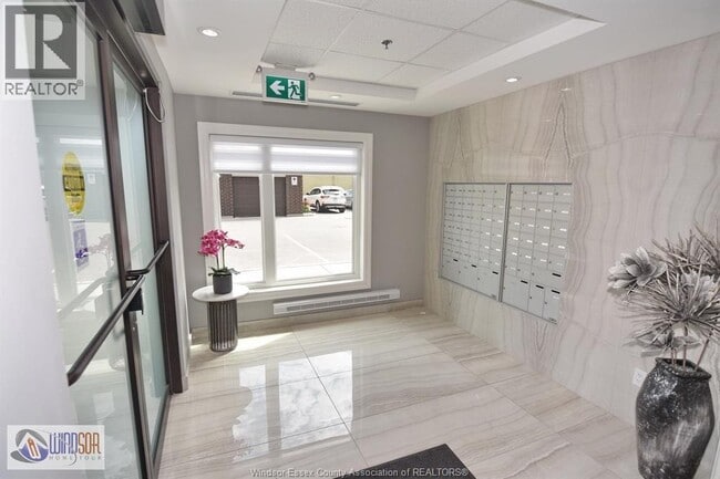 Building Photo - 728 Brownstone Dr