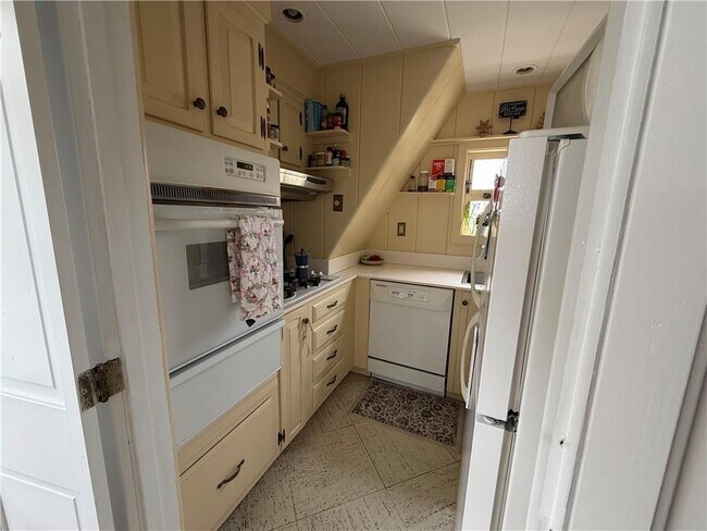 Building Photo - 107 John St