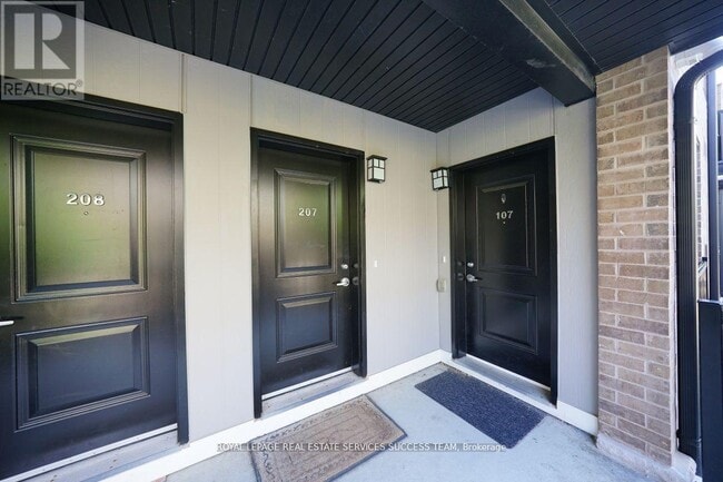 Building Photo - 1208 Main St E