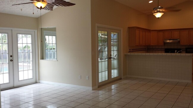 Building Photo - 3 Bedroom 2 Bath 2 Car garage pool home fo...