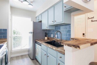 Building Photo - 3506 Cove View Blvd