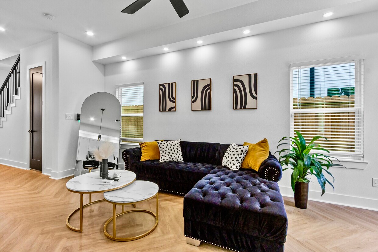 Foto principal - 4216 Sterling St