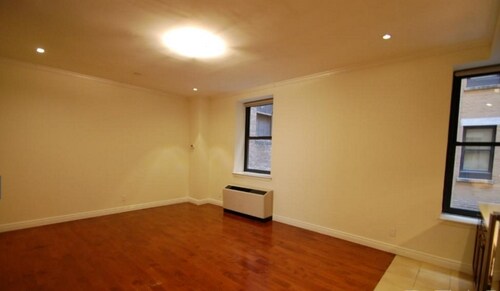 Building Photo - 543 Fashion Ave
