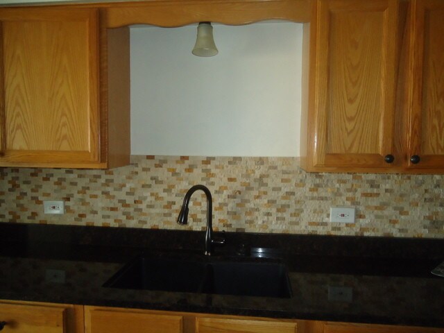 Foto del edificio - 10707 Keating Ave