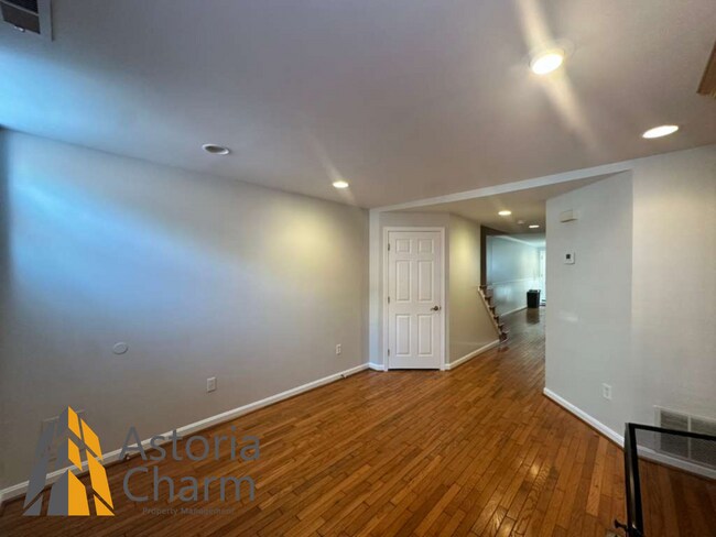 Foto del edificio - 3 Bedroom Home with Rooftop Views and Modern Finishes