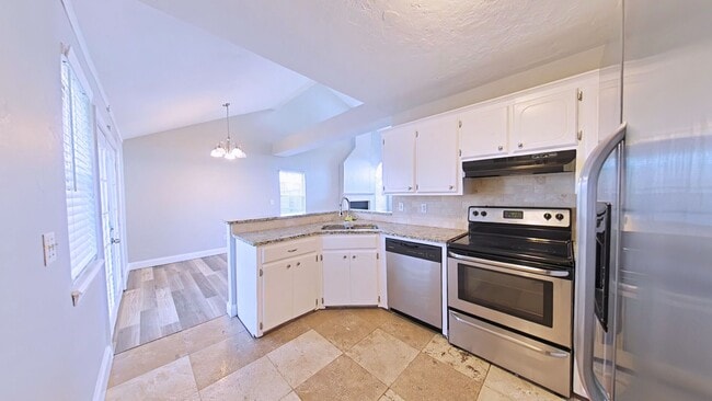 Building Photo - 4001 SW Rolling Hills Dr