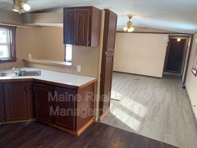 Building Photo - 13 Diamond Ave