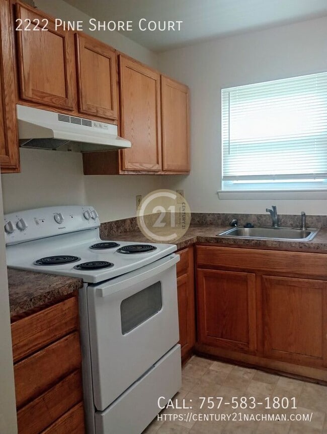 Building Photo - 2222 Pine Shore Ct