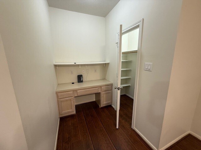 Foto del edificio - 2710 Grants Lake Blvd