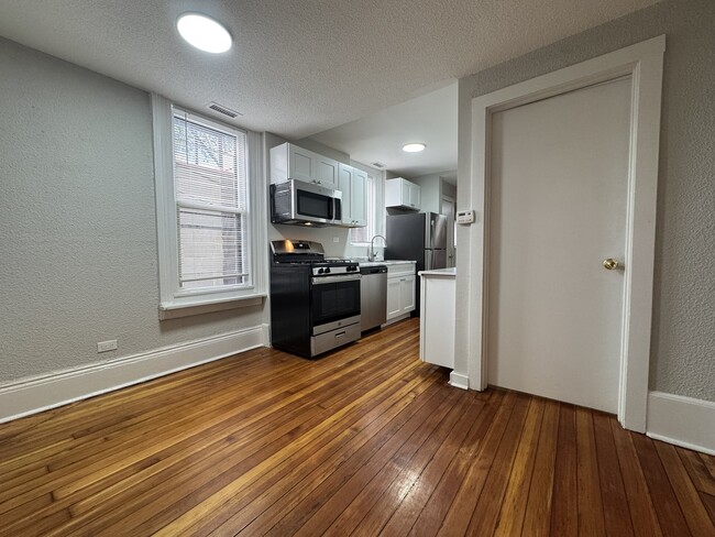 Foto del edificio - 2052 N Dayton St
