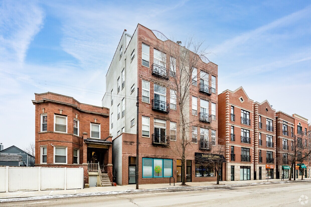 Primary Photo - 2039-2041 W Belmont Ave