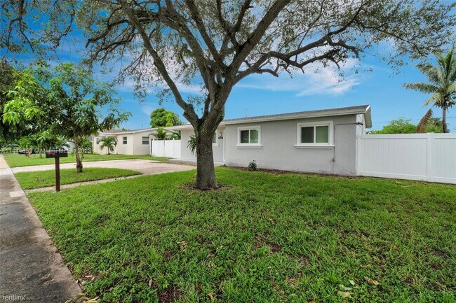 Foto del edificio - 3 br, 1 bath House - 7041 Taylor St