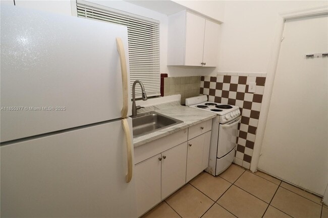 Building Photo - 777 NE 85th St