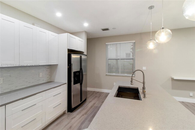 Foto del edificio - 17116 SW 39th Ct