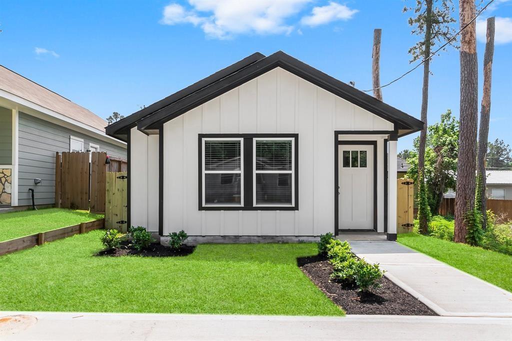 Foto principal - 16955 Balmoral St