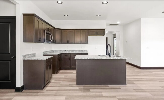 Foto del edificio - 506 Victoria Wy