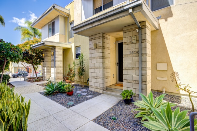 Building Photo - 2608 Lincoln Ave