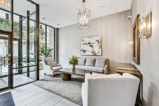 Building Photo - 1516 N State Pky