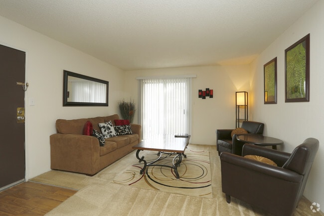 2BR, 1.5BA - 923 SF - Willowstone Apartments