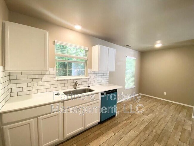 Foto del edificio - 1530 N Addington Ave
