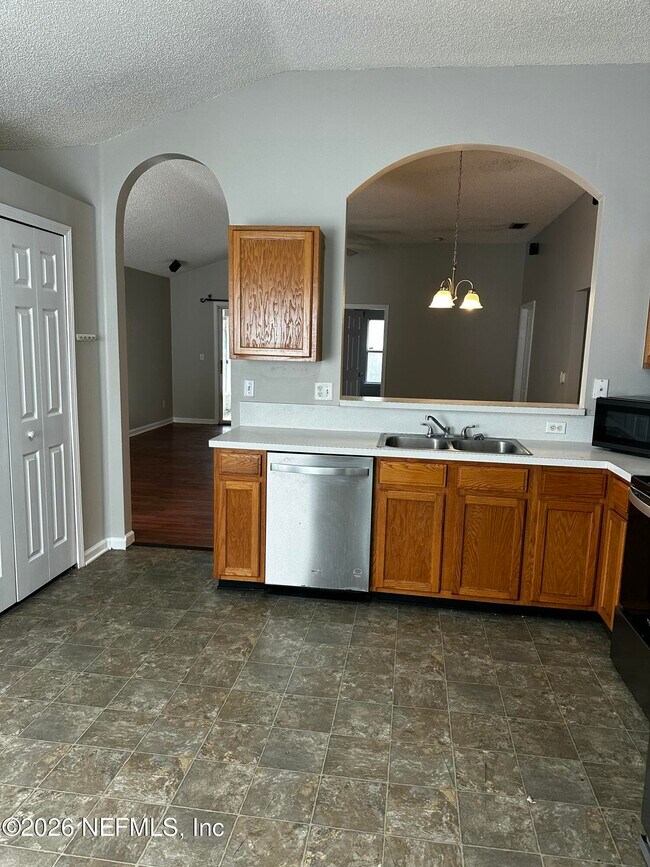 Foto del edificio - 2994 Mikris Dr E