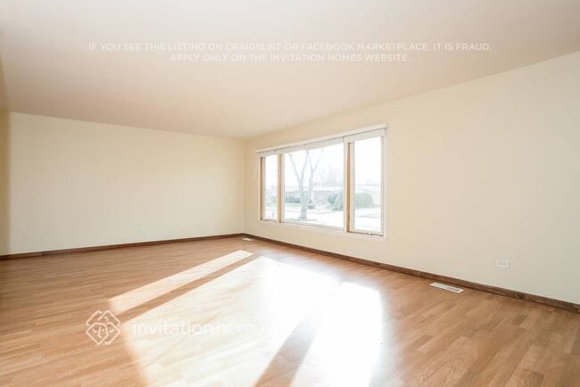 Building Photo - 1035 Iowa St