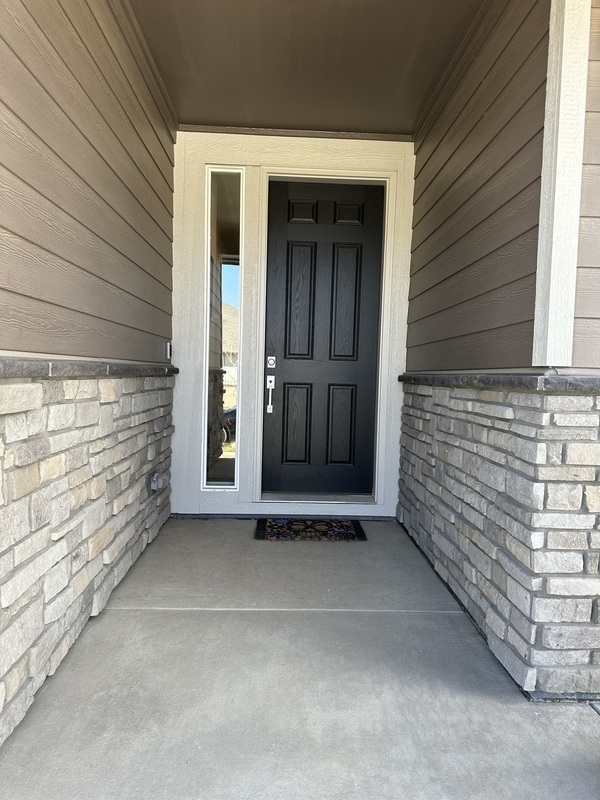 Building Photo - 684 Netta Dr